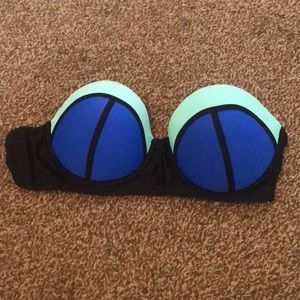 Strapless blue and teal bikini top! ☀️
